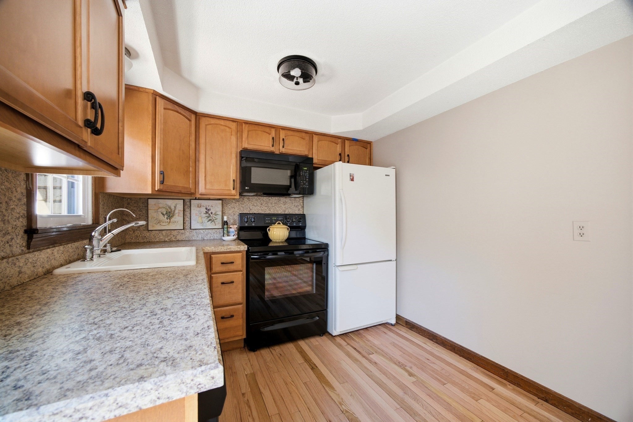 35 Corey Colonial #35, Agawam, MA, 35 Corey Colonial #35, Agawam, MA Photo #16