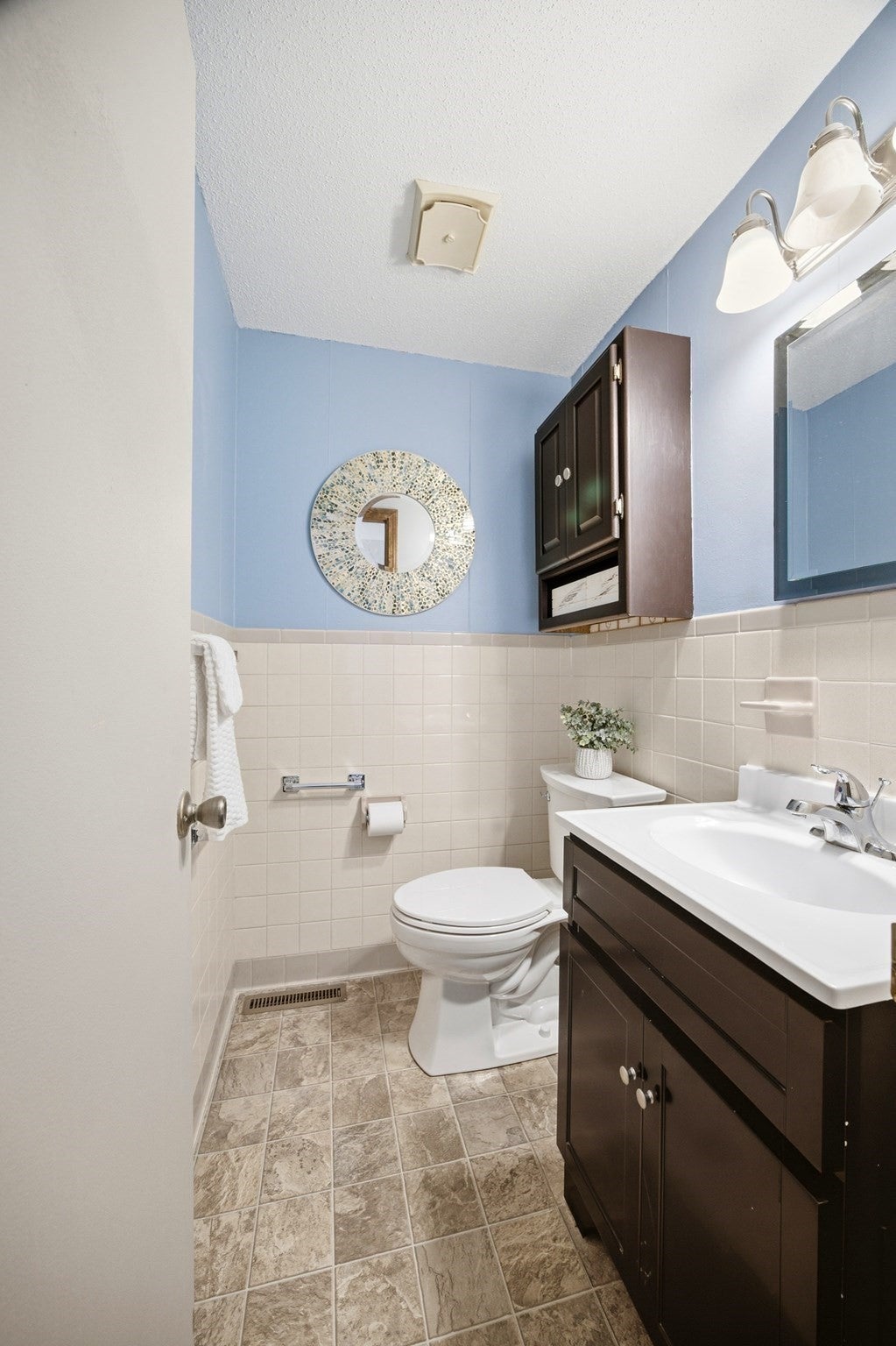 35 Corey Colonial #35, Agawam, MA, 35 Corey Colonial #35, Agawam, MA Photo #10