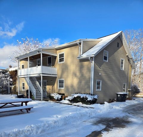 216 Ashland Ave 1 Southbridge MA 01550