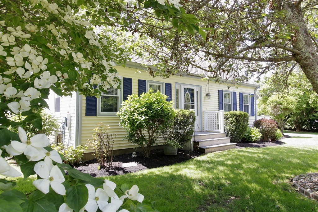 6 Jeffrey Ln