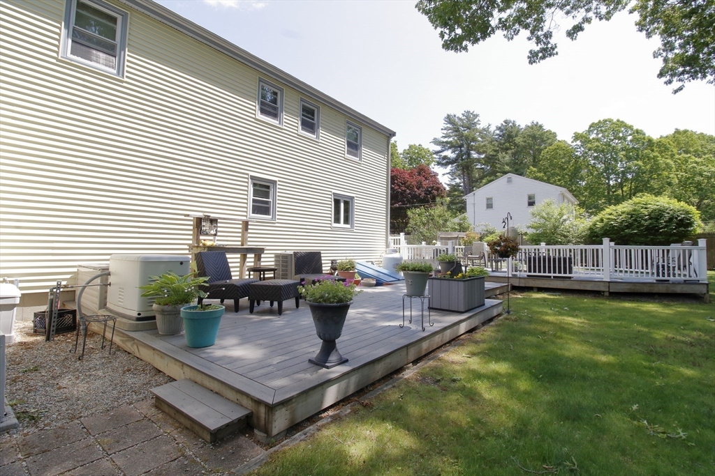 6 Jeffrey Ln
