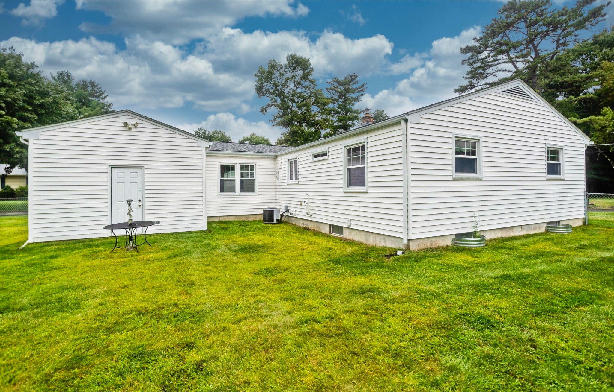 539 Dutchess St, Springfield, MA, 539 Dutchess St, Springfield, MA Photo #7