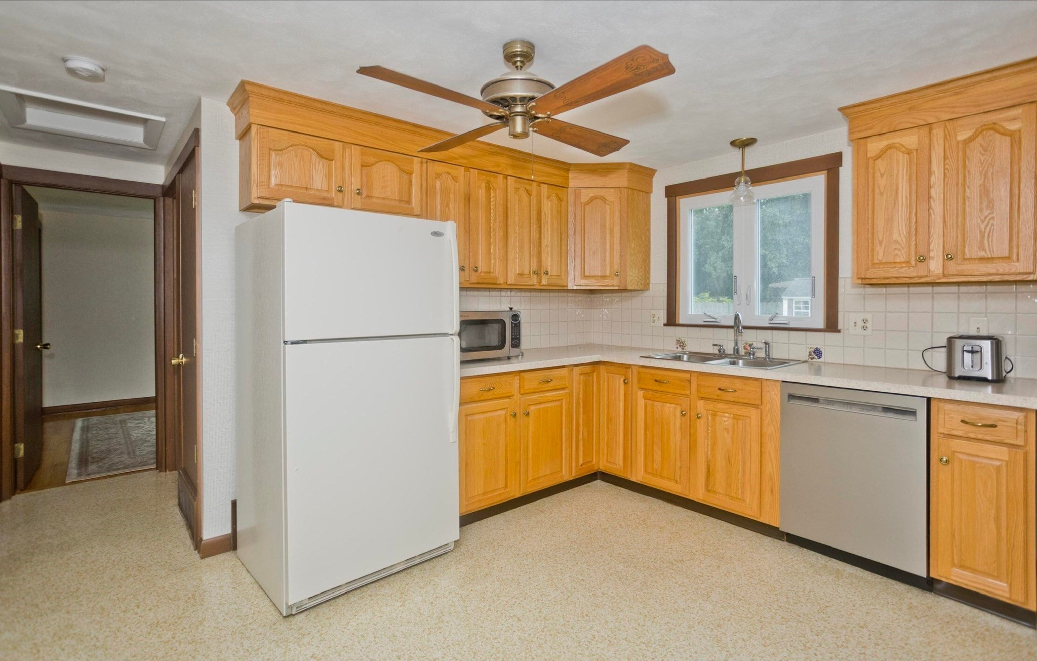 539 Dutchess St, Springfield, MA, 539 Dutchess St, Springfield, MA Photo #9