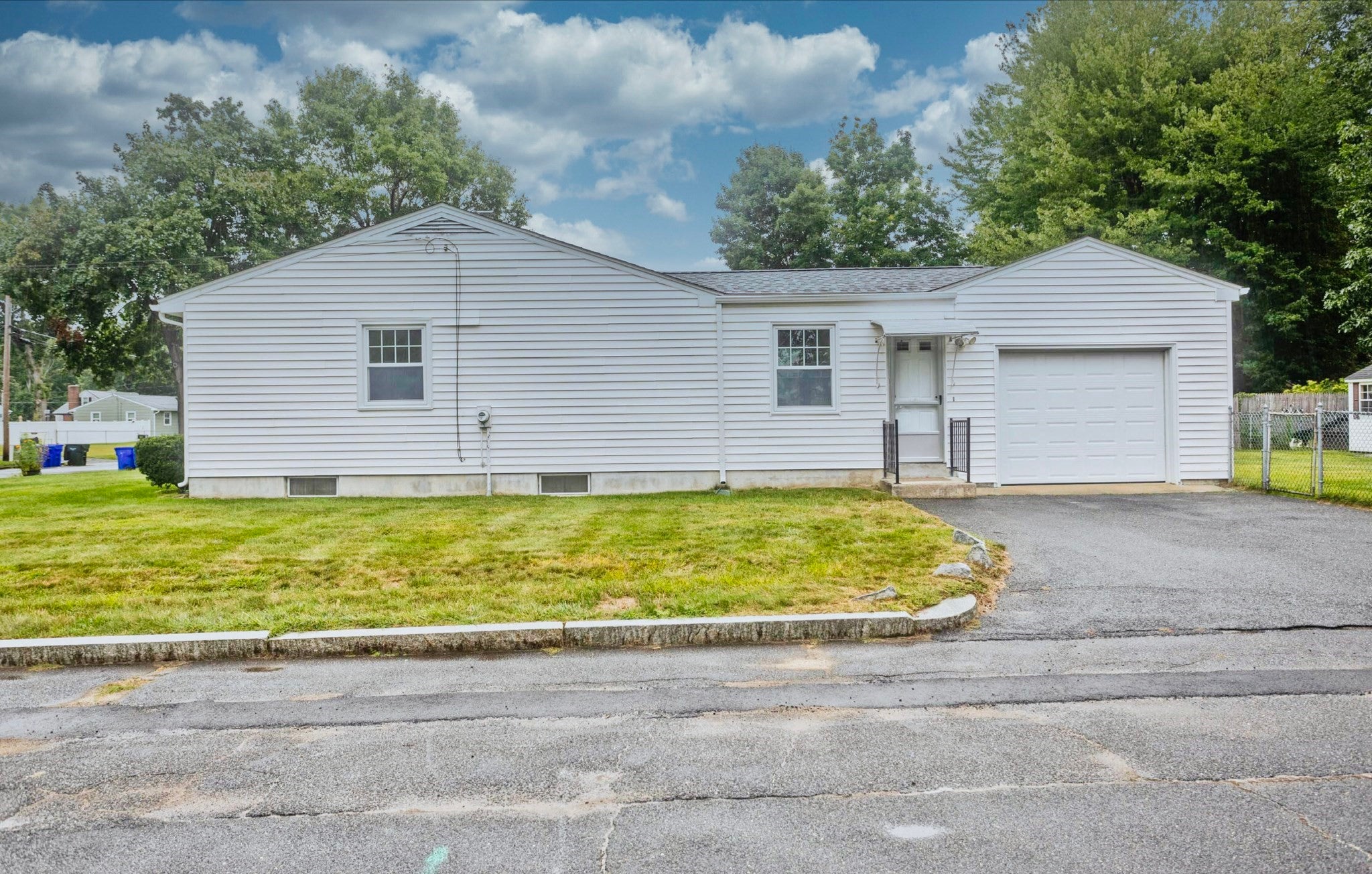 539 Dutchess St, Springfield, MA, 539 Dutchess St, Springfield, MA Photo #6