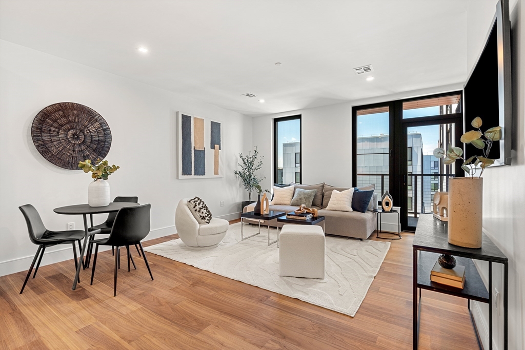 1515 Commonwealth Ave 615