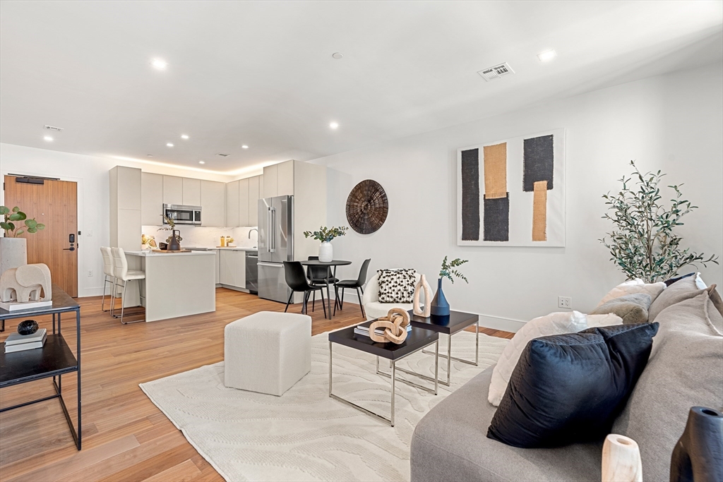 1515 Commonwealth Ave 615