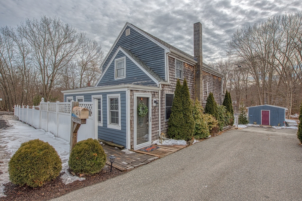 832 Temple Street