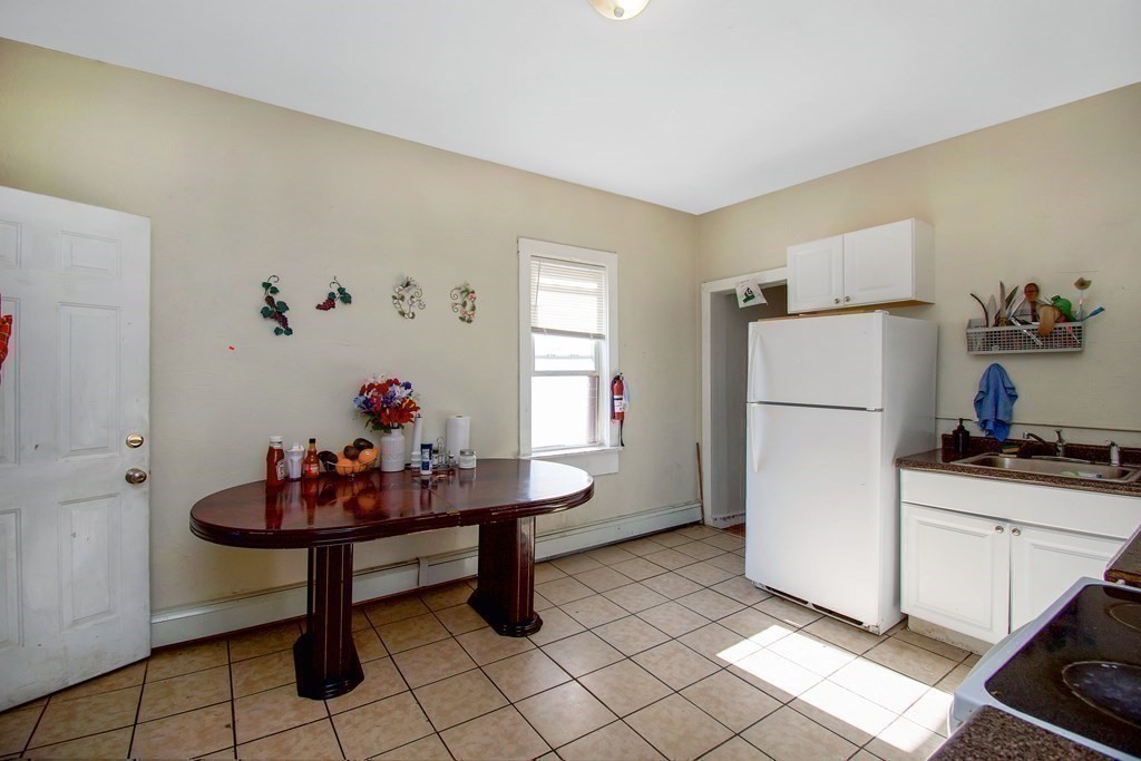 Picture for the property 73497971, 9 beds, 3 baths