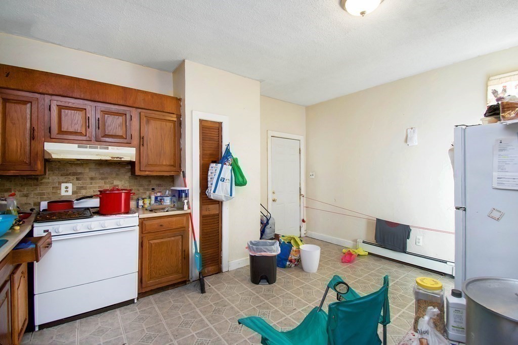 Picture for the property 73497971, 9 beds, 3 baths
