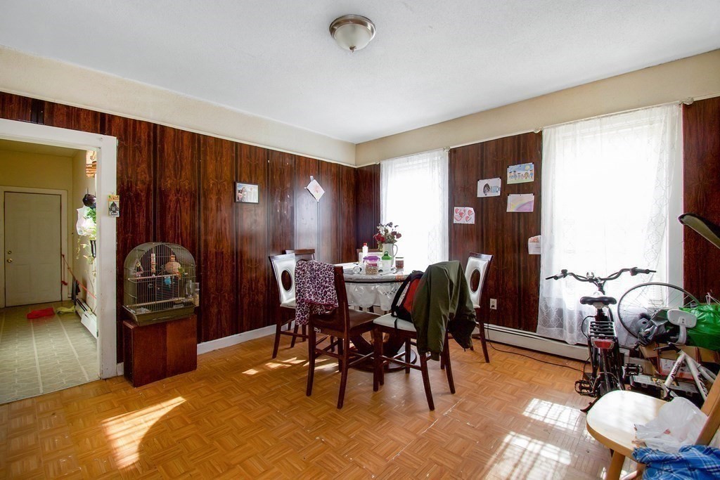 Picture for the property 73497971, 9 beds, 3 baths