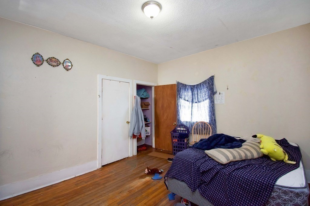 Picture for the property 73497971, 9 beds, 3 baths