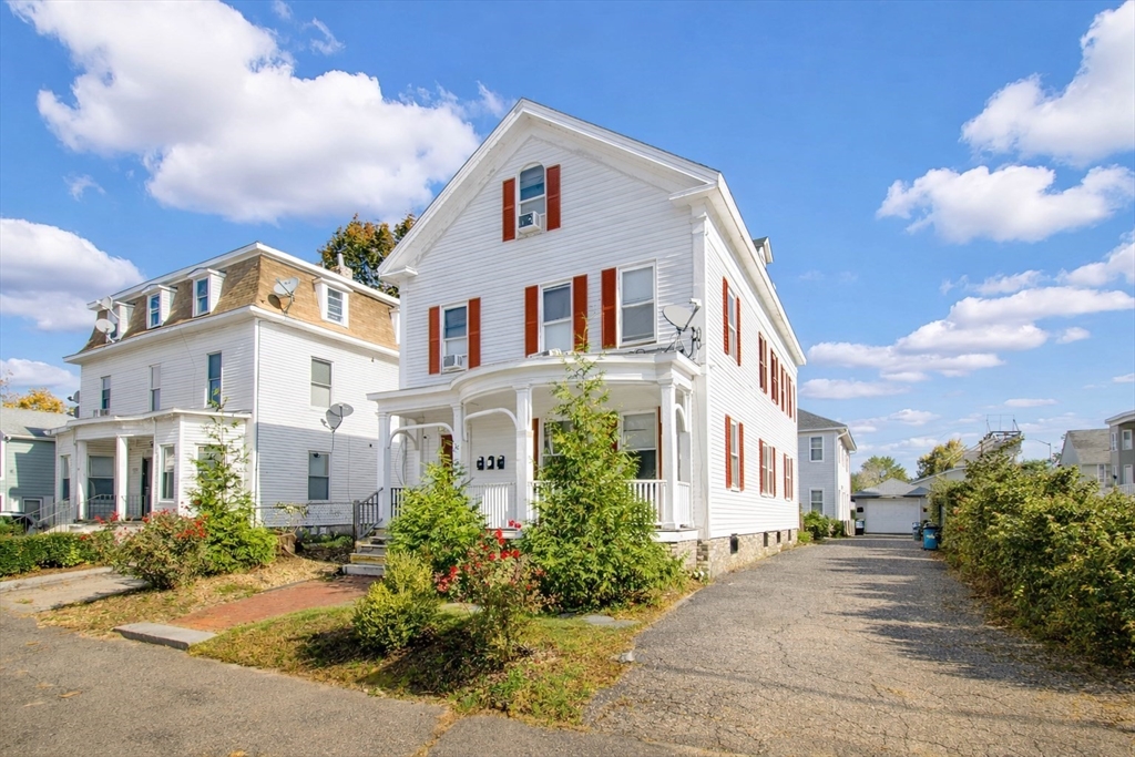 Picture for the property 73497971, 9 beds, 3 baths