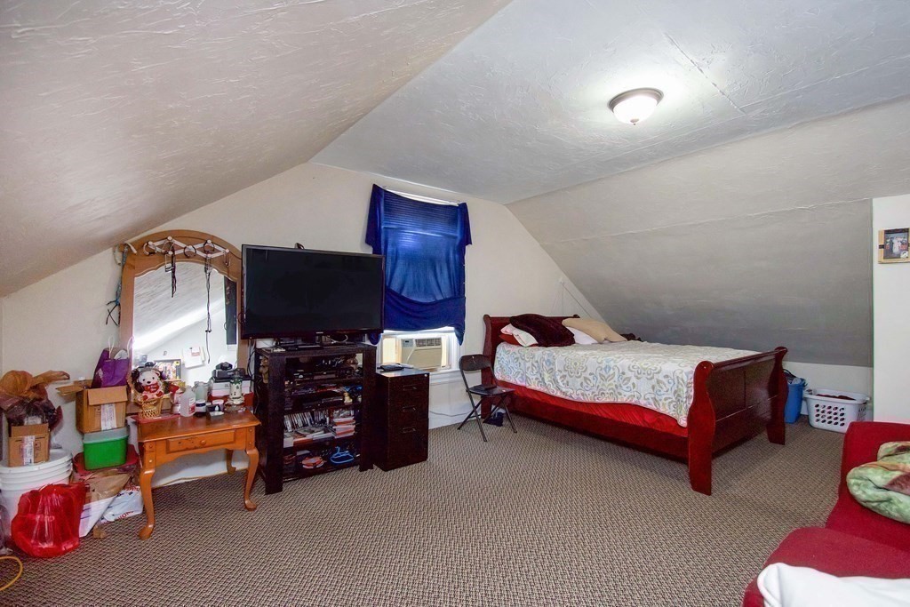 Picture for the property 73497971, 9 beds, 3 baths