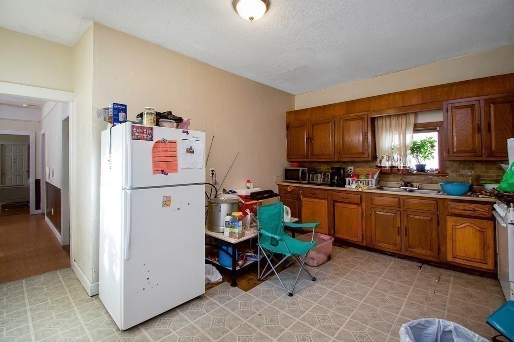 Picture for the property 73497971, 9 beds, 3 baths