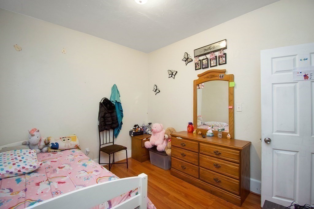 Picture for the property 73497971, 9 beds, 3 baths