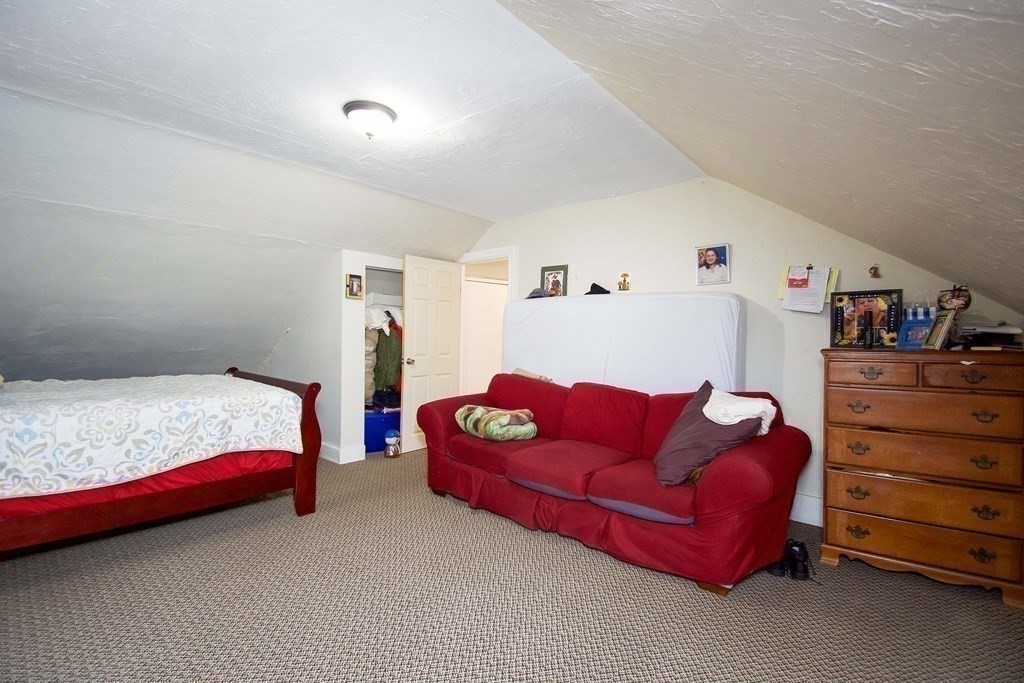 Picture for the property 73497971, 9 beds, 3 baths