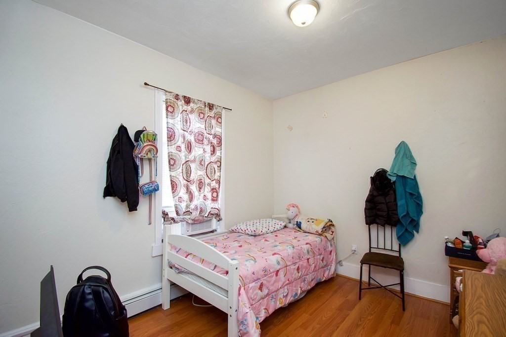Picture for the property 73497971, 9 beds, 3 baths