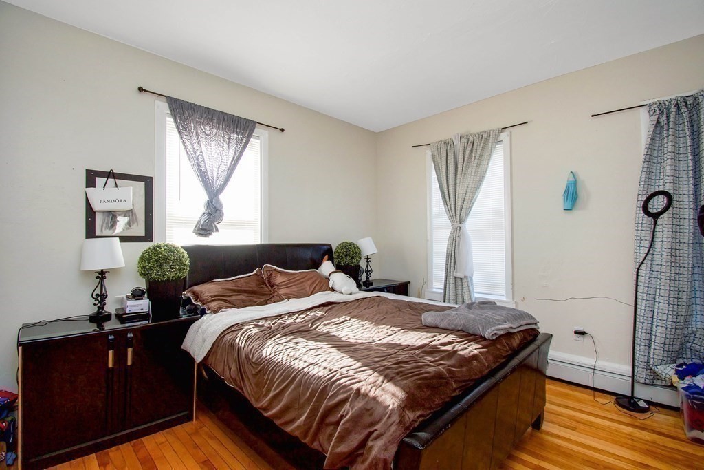 Picture for the property 73497971, 9 beds, 3 baths