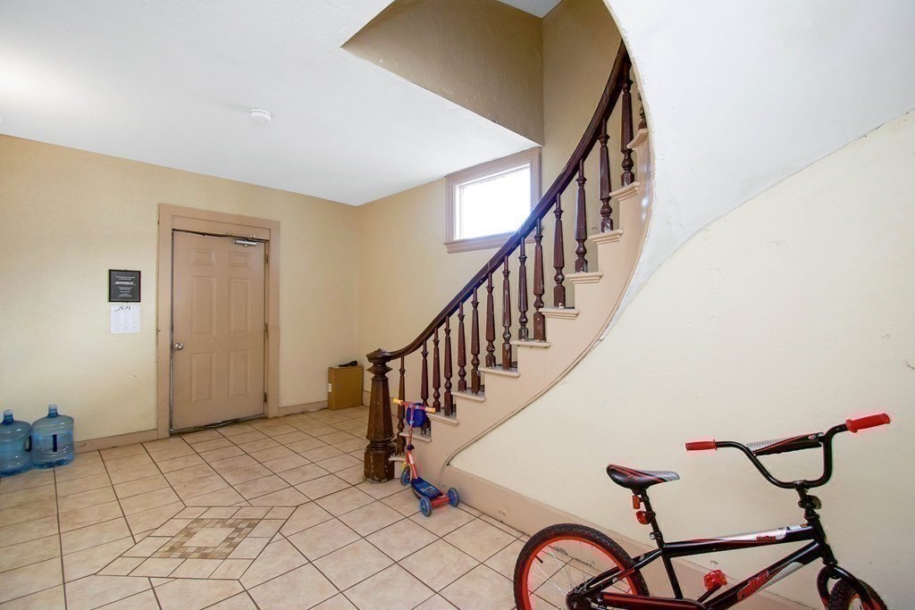 Picture for the property 73497971, 9 beds, 3 baths