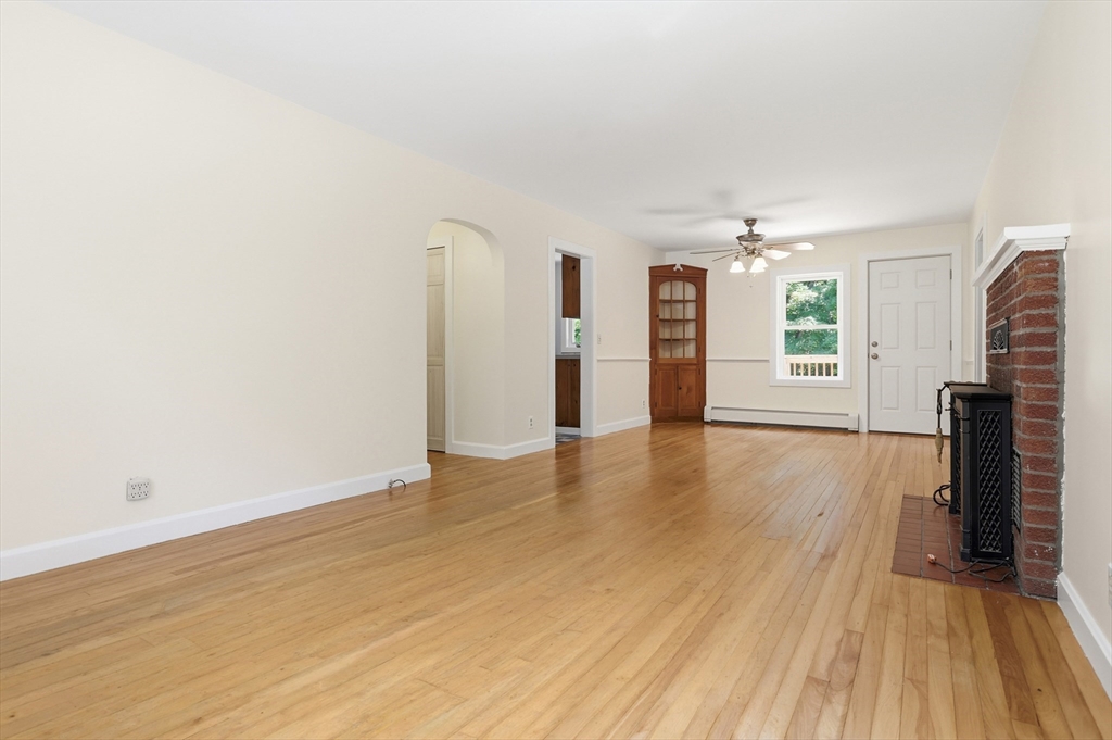983 Rindge Rd
