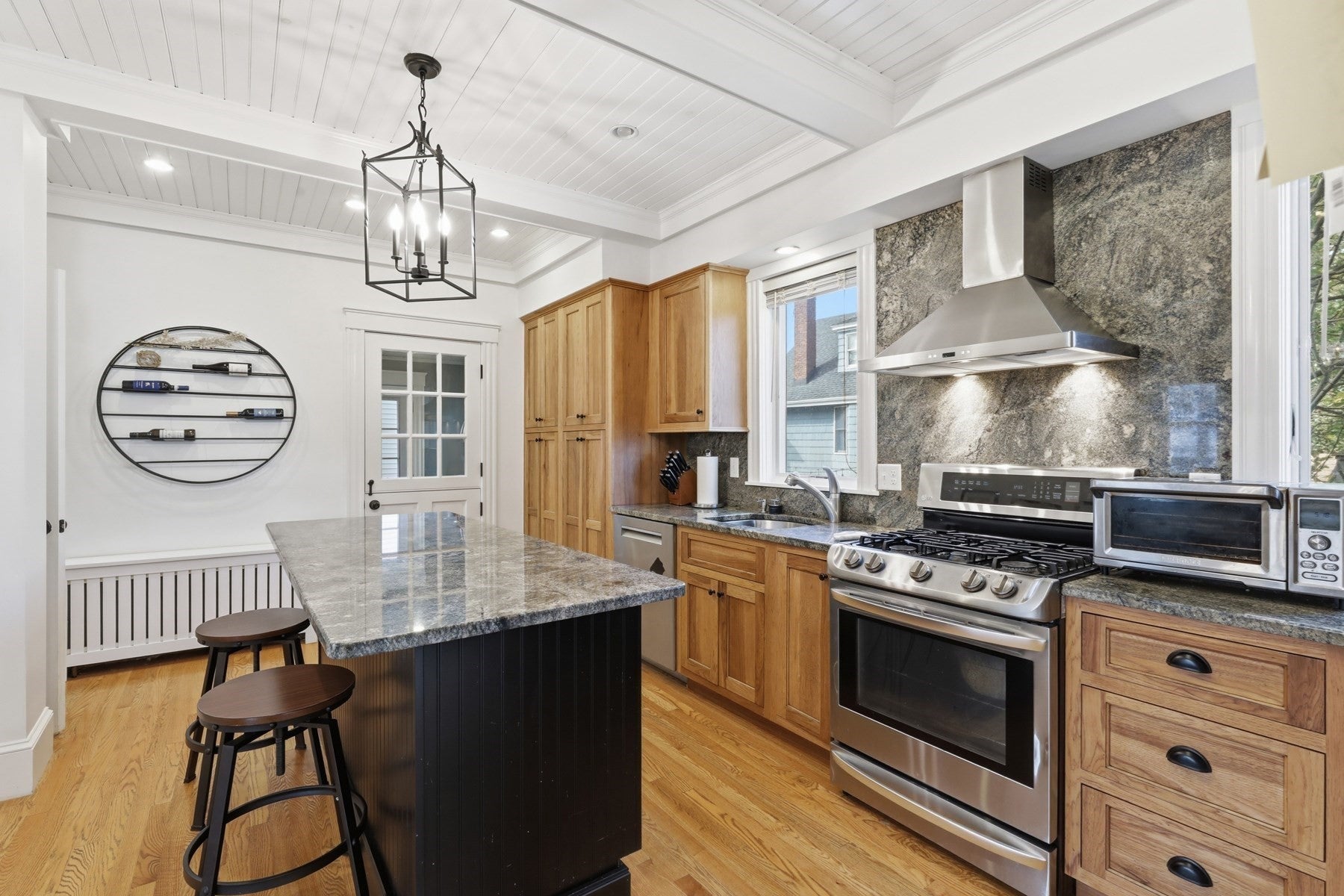 17 Greenwood St, Medford, MA Photo #9