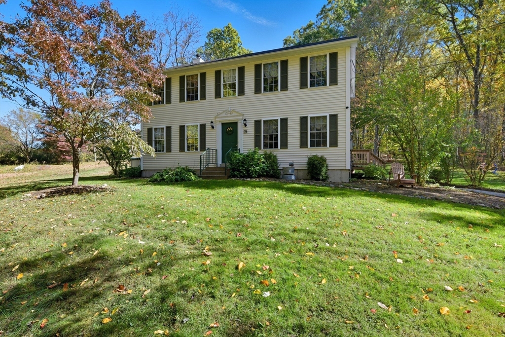 Southwick, Massachusetts 01077, United States, 3 Bedrooms Bedrooms, ,2 BathroomsBathrooms,Residential,Pending,250934