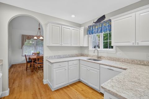 6 Mayfair Ct 6 Mashpee MA 02649