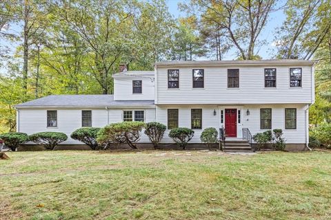 16 Lee Rd Medfield MA 02052