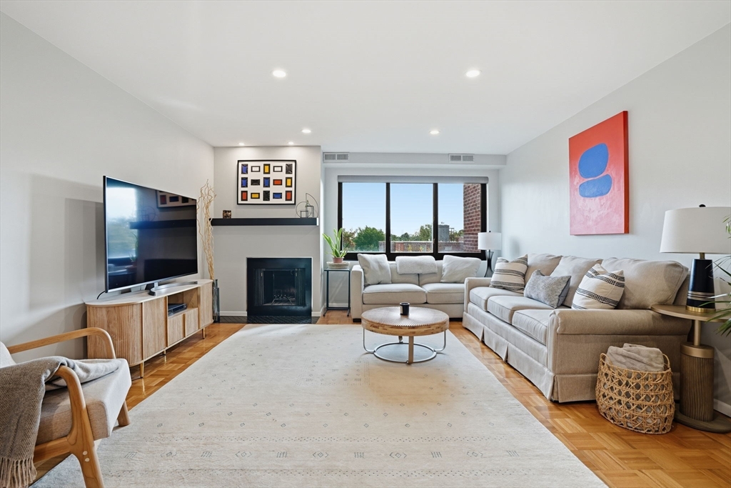 2130 Massachusetts Ave 6D