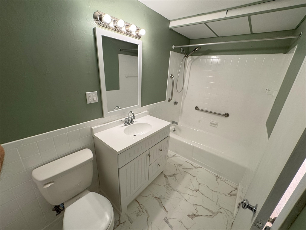 1321 Worcester Rd 307