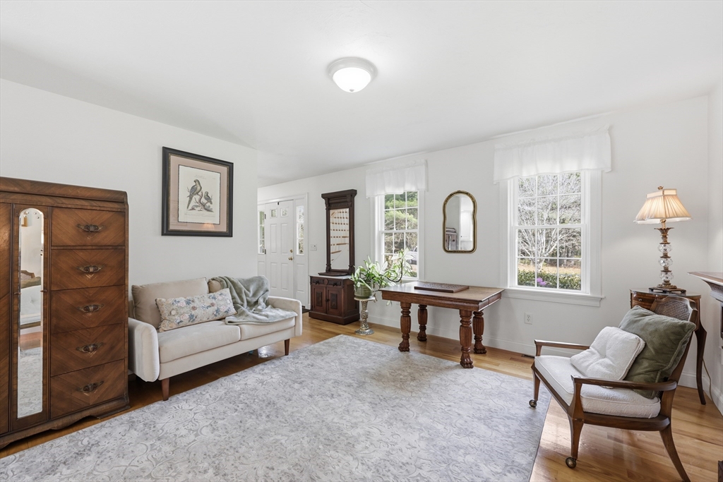 16 Sonia Dr, Middleboro, MA Photo #6