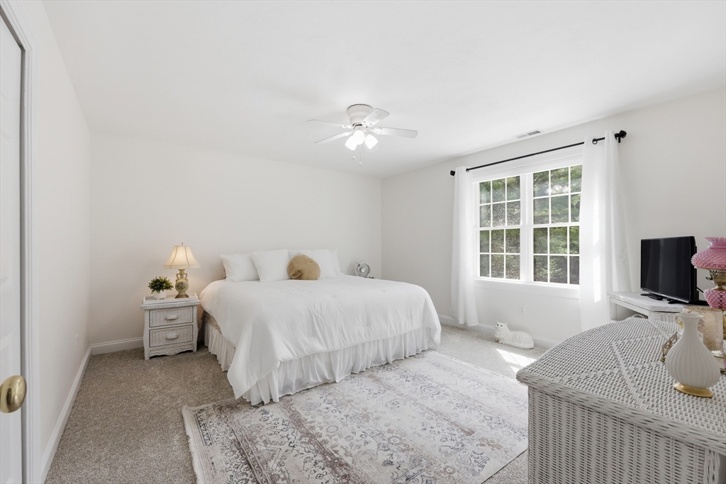 16 Sonia Dr, Middleboro, MA Photo #31