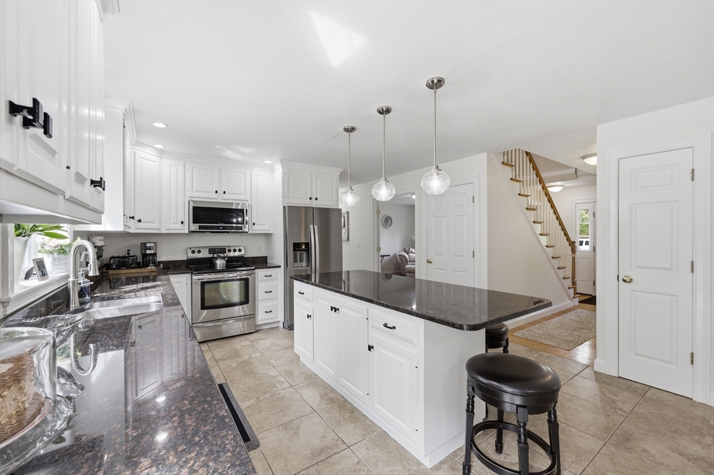 16 Sonia Dr, Middleboro, MA Photo #13