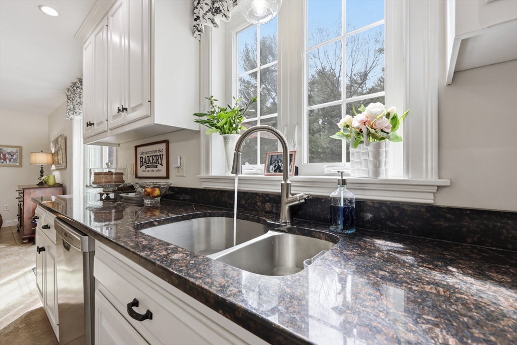 16 Sonia Dr, Middleboro, MA Photo #11