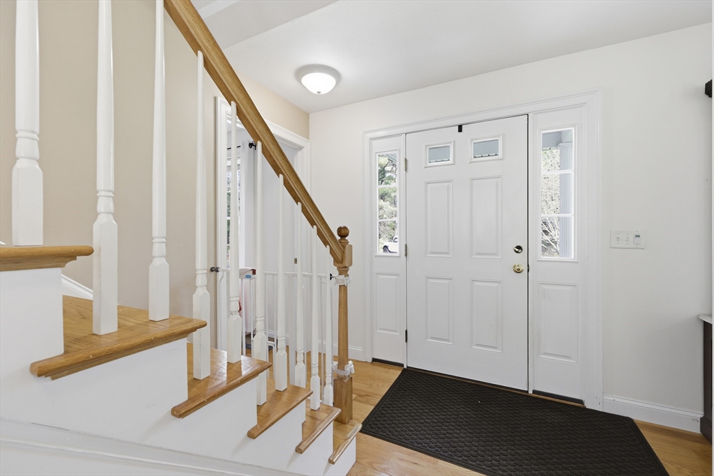 16 Sonia Dr, Middleboro, MA Photo #4