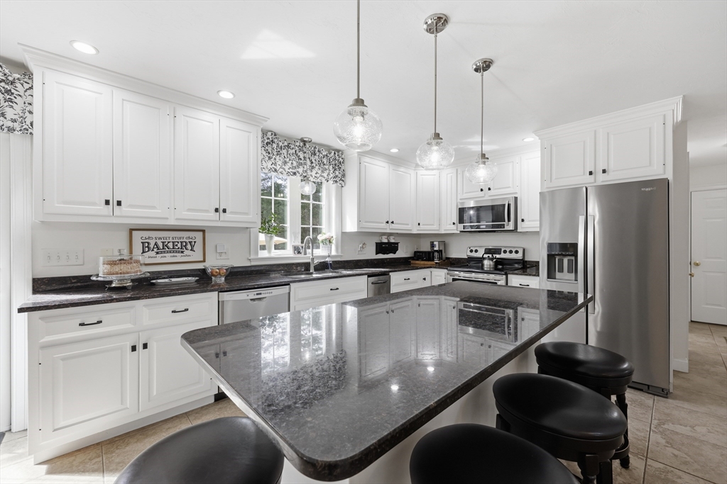 16 Sonia Dr, Middleboro, MA Photo #15