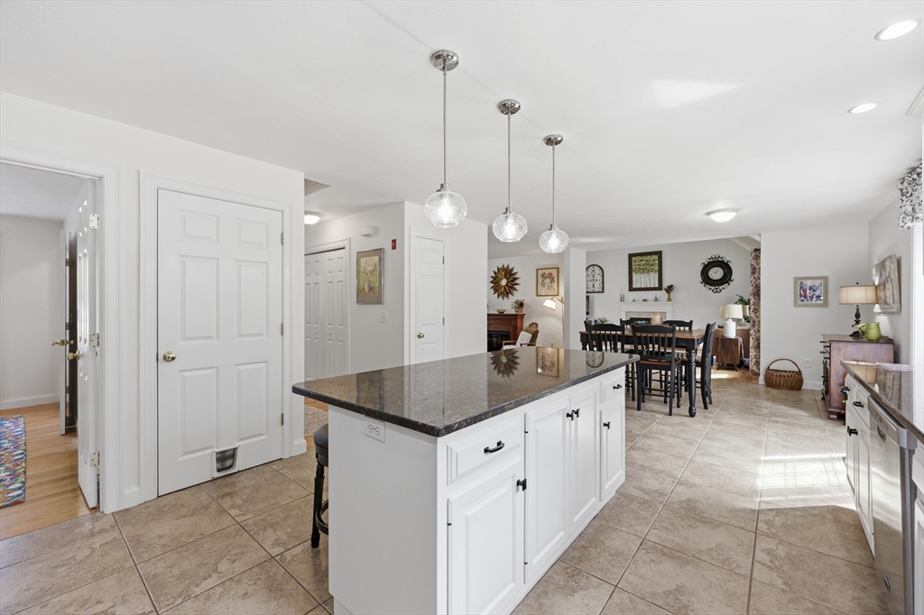 16 Sonia Dr, Middleboro, MA Photo #9