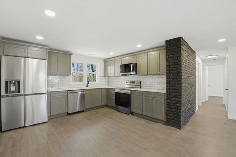 92 Summer St Brockton MA 02302