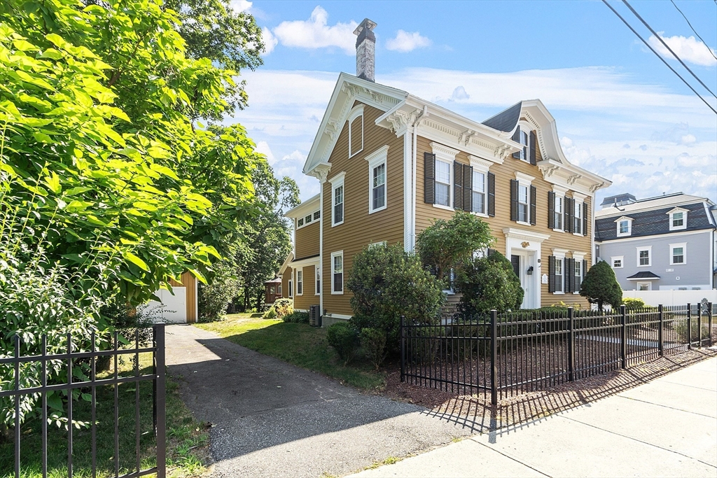 55 W Main St