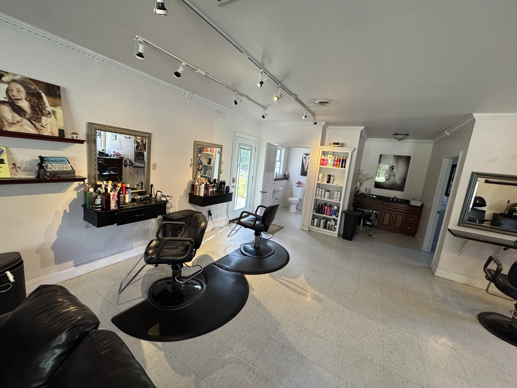 364 Main St