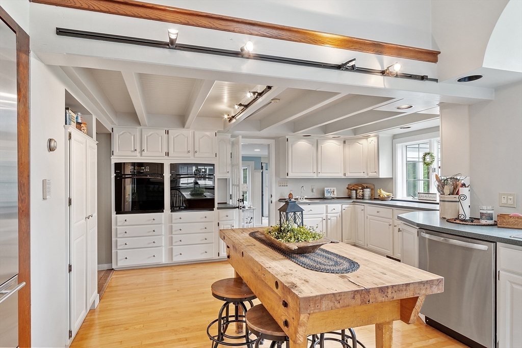 10 Garrison St