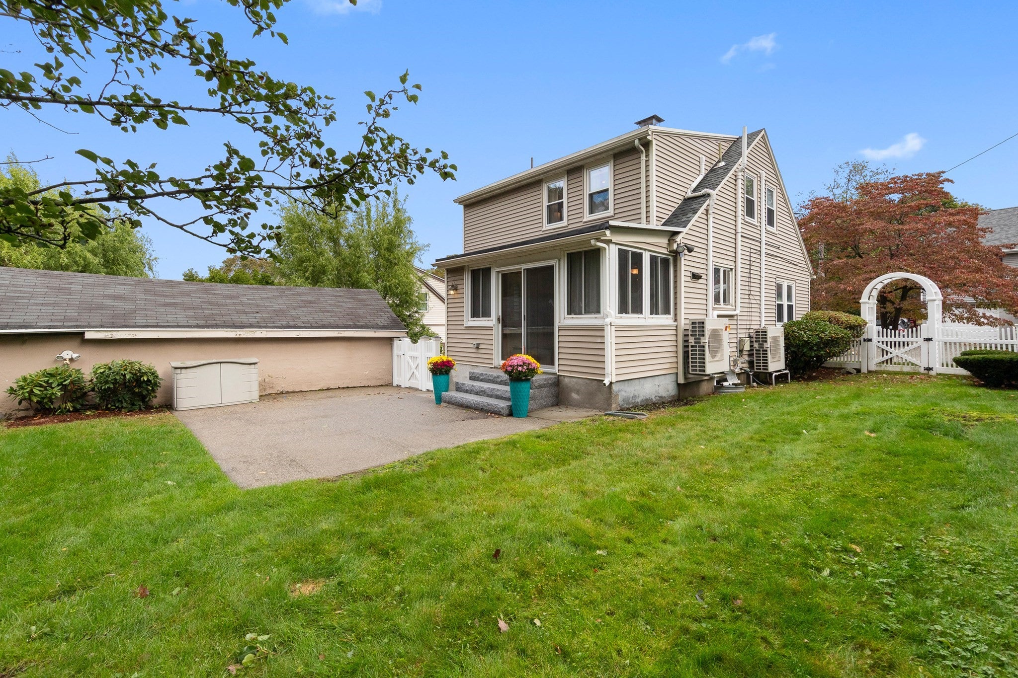 22 Ash St