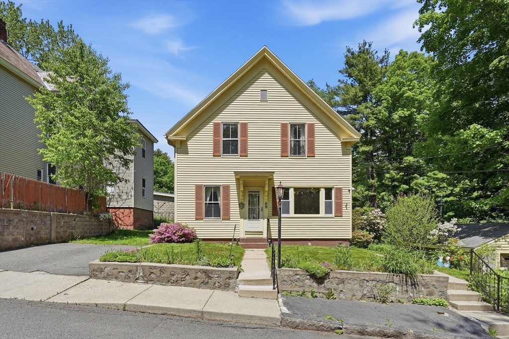 17 E Howe St