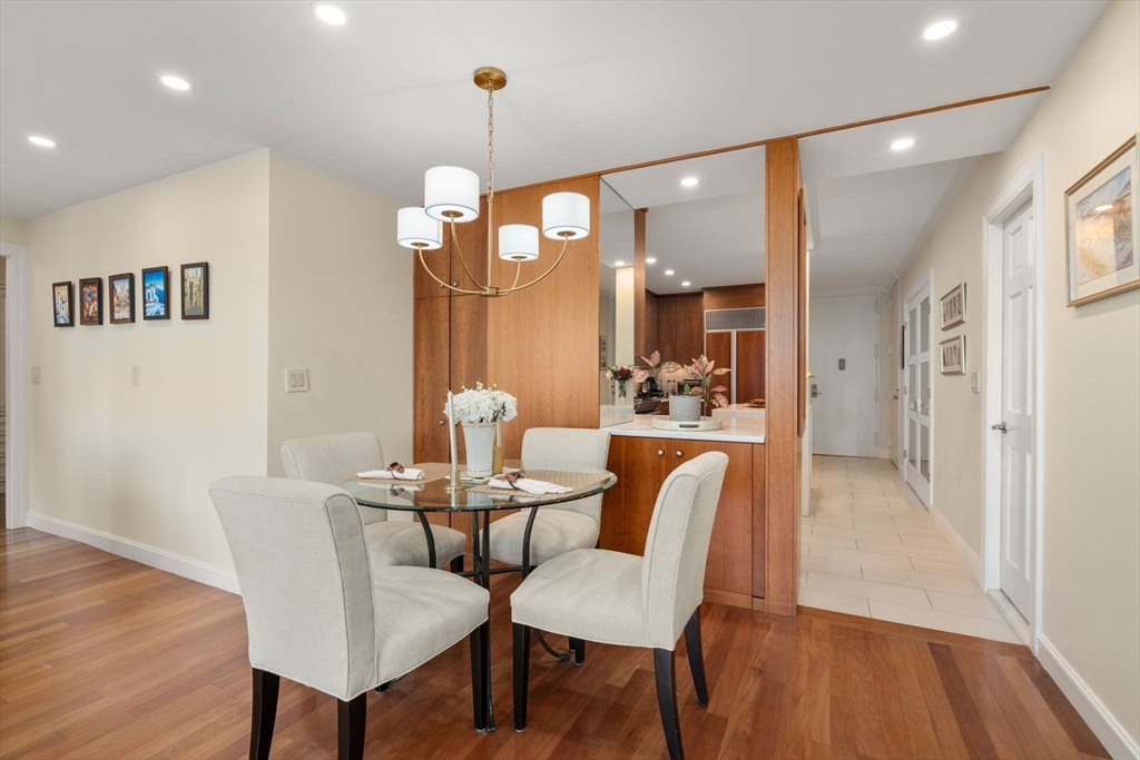 65 E India Row 18G