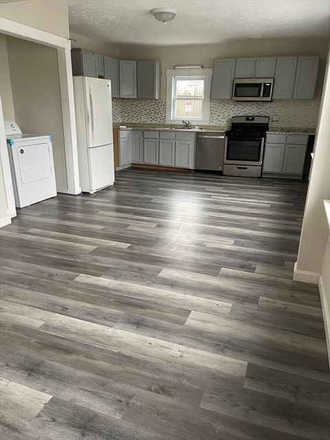 67-69 Loring St Lowell MA 01851