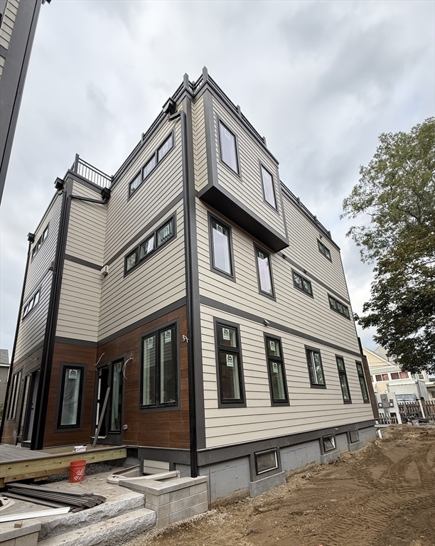 7 Belknap Street 1