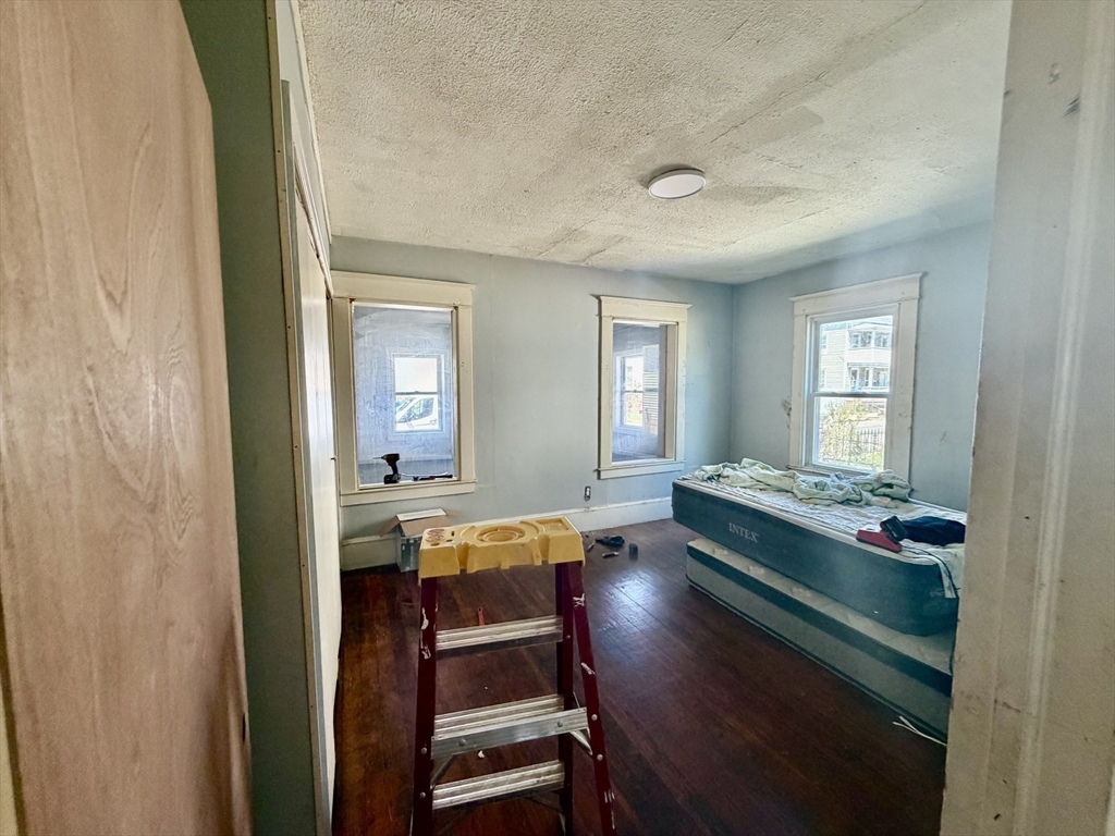 27 Loring St, Springfield, MA Photo #15