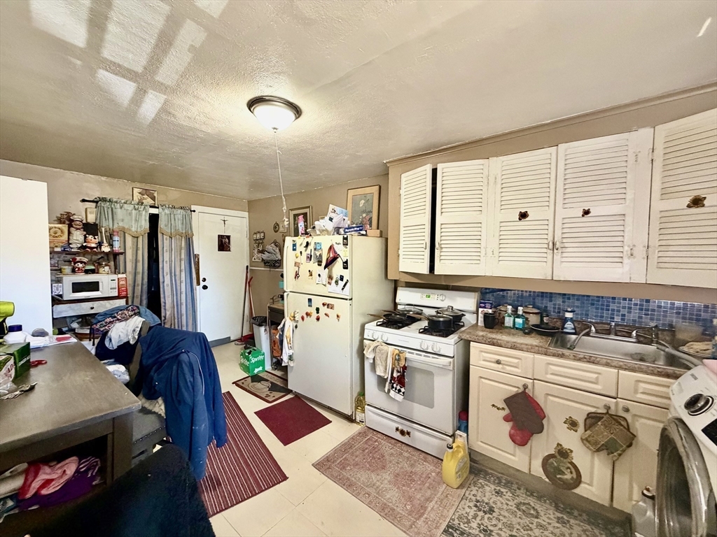27 Loring St, Springfield, MA Photo #27