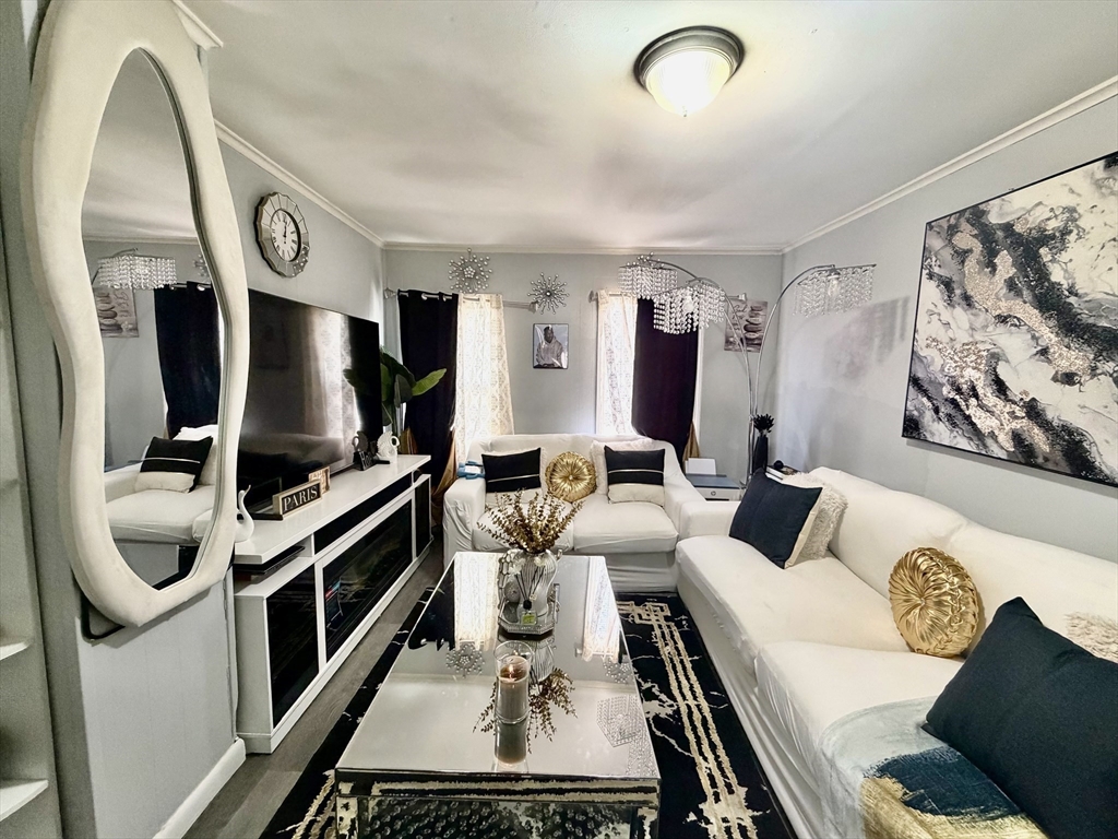 27 Loring St, Springfield, MA Photo #10