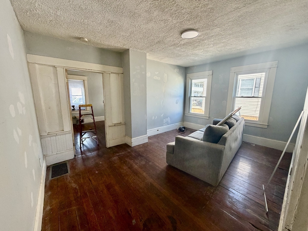 27 Loring St, Springfield, MA Photo #16